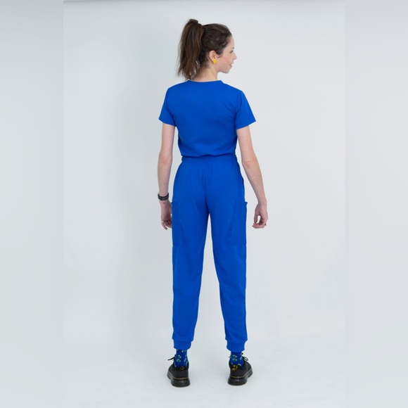 EXTRA SMALL Size Drifit Top and Jogger Scrub Set - Picture 13 of 13